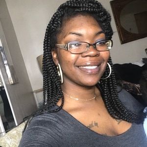 Meet your Posher, Latricia